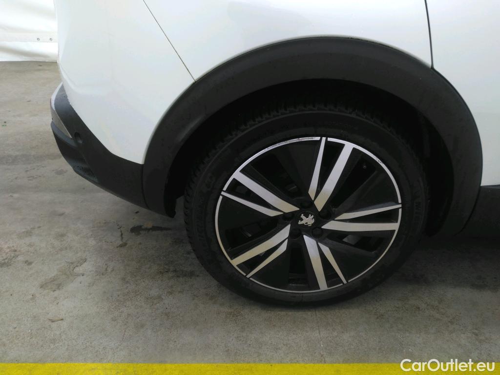 Peugeot  3008 PEUGEOT  / 2020 / 5P / SUV 1.6 HYBRID 225 E-EAT8 GT Pack #14