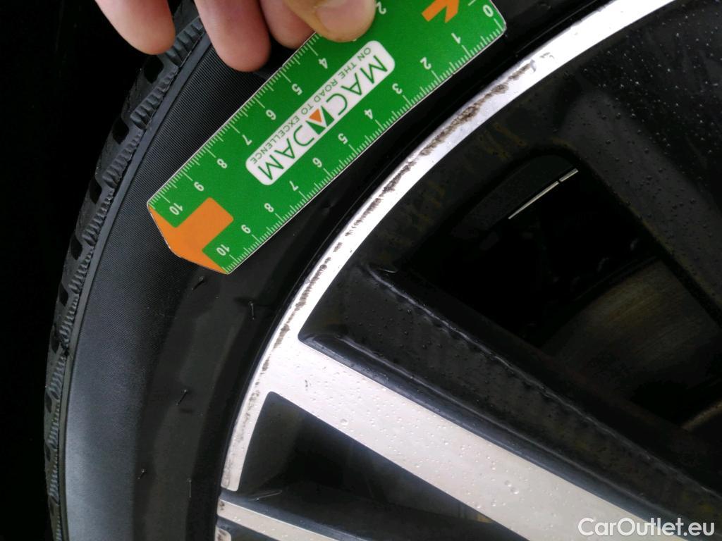  Peugeot  3008 PEUGEOT  / 2020 / 5P / SUV 1.6 HYBRID 225 E-EAT8 GT Pack #12