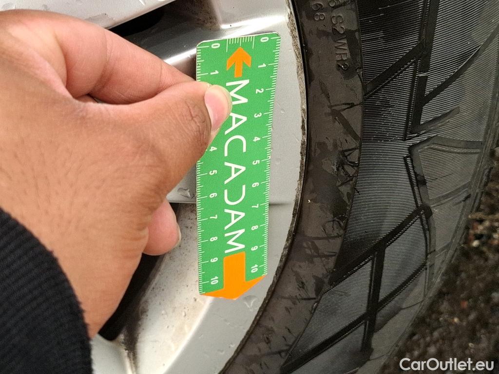  Volkswagen  Golf  VOLKSWAGEN / 2020 / 5P / Berline / VU 2.0 TDI SCR 115 BVM6 Life Soci Busi #14