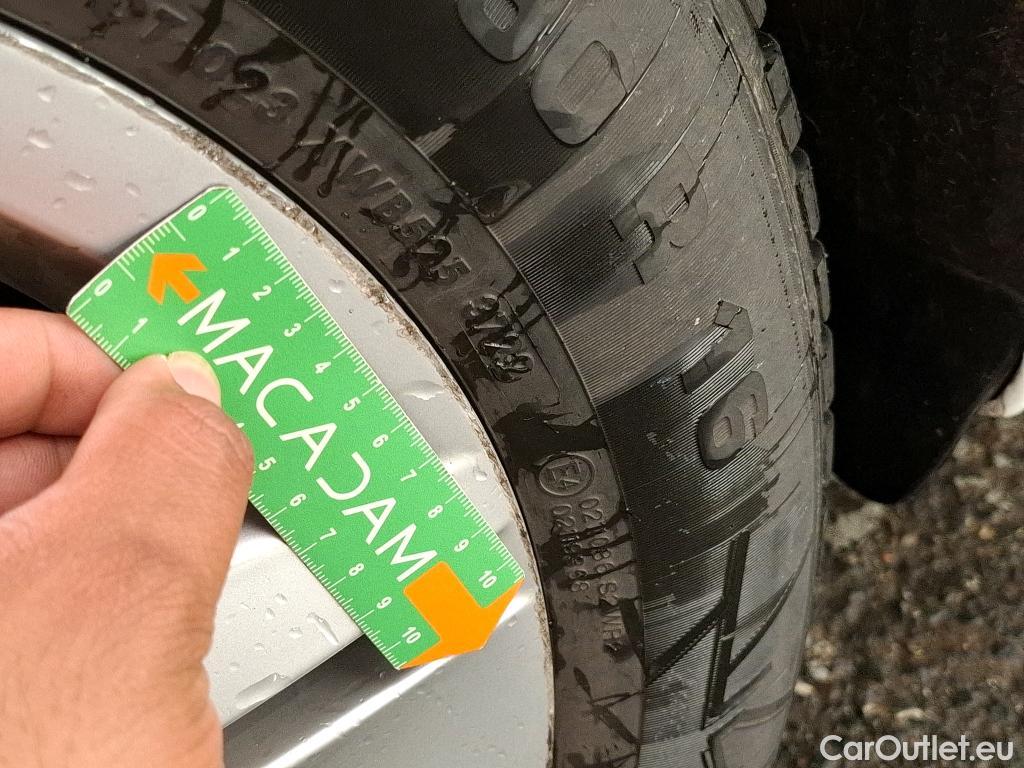  Volkswagen  Golf  VOLKSWAGEN / 2020 / 5P / Berline / VU 2.0 TDI SCR 115 BVM6 Life Soci Busi #13