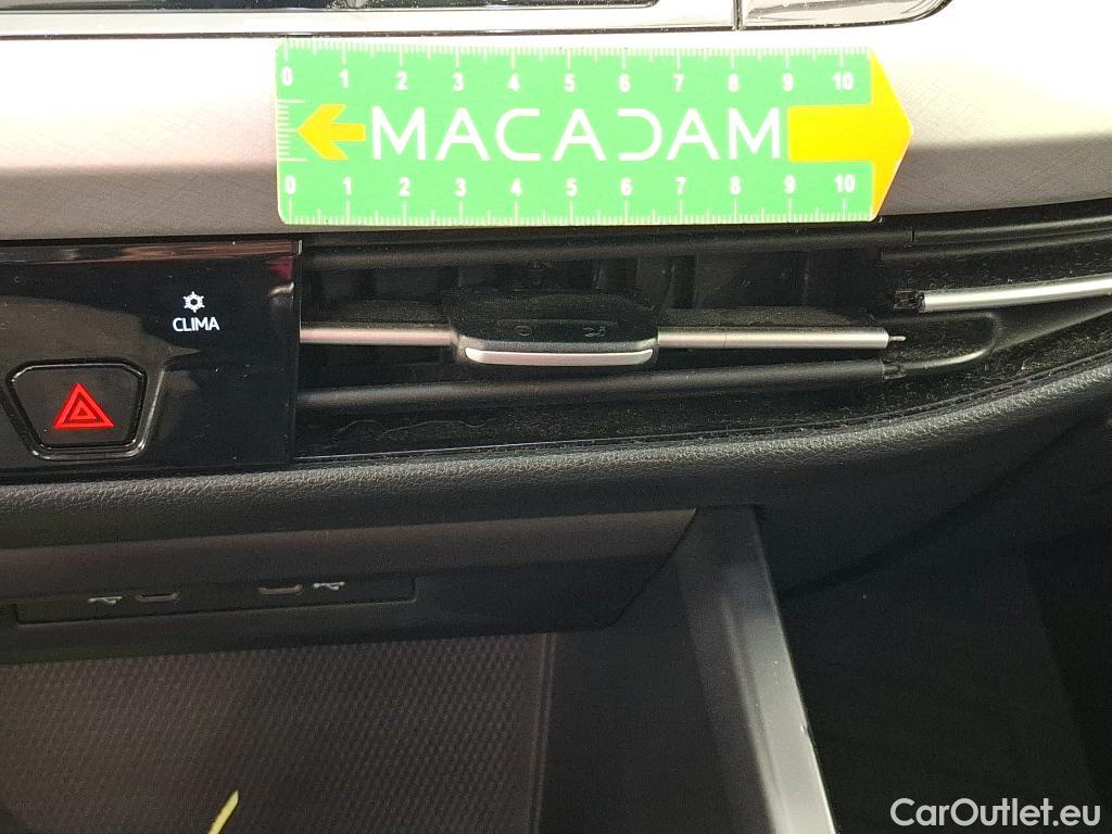  Volkswagen  Golf  VOLKSWAGEN / 2020 / 5P / Berline / VU 2.0 TDI SCR 115 BVM6 Life Soci Busi #9