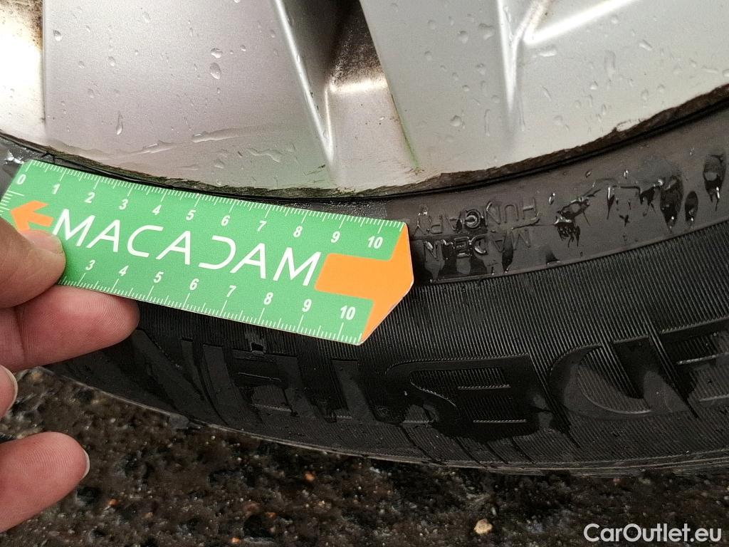  Volkswagen  Golf  VOLKSWAGEN / 2020 / 5P / Berline / VU 2.0 TDI SCR 115 BVM6 Life Soci Busi #15