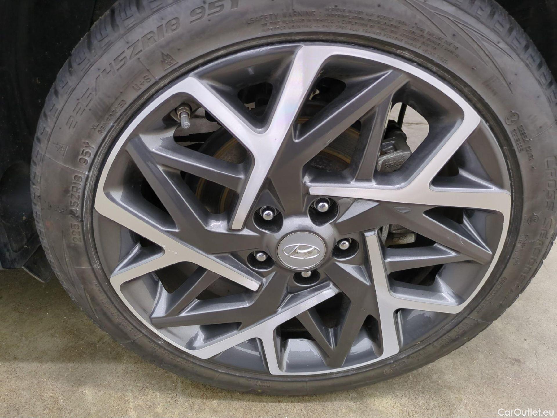  Hyundai  Konna HYUNDAI Kona / 2020 / 5P / SUV 1.6 HYBRID 141 EXECUTIVE HEV #16