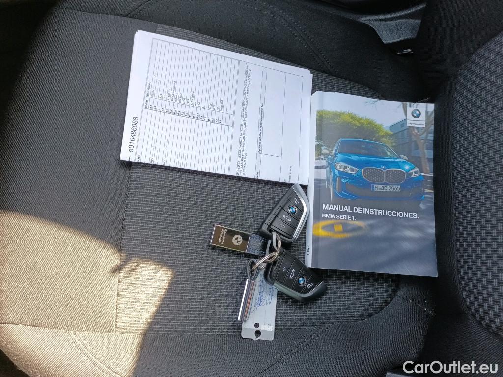  Bmw  Serie 1 BMW  / 2019 / 5P / berlina con portón 118i Auto. #8
