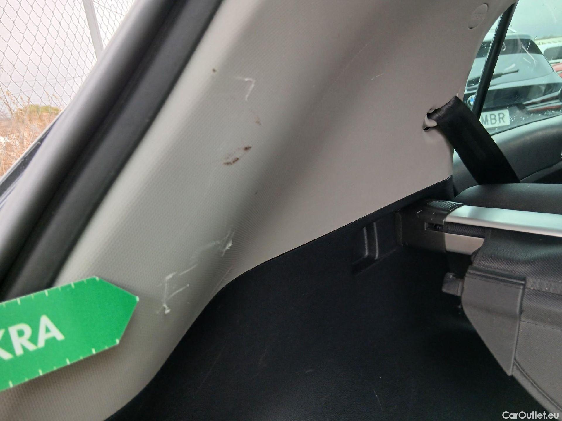  KIA  Sportage KIA  1.6MHEV Drive 100kW(136CV) 4x2(Crist Tintados)(CX) #8