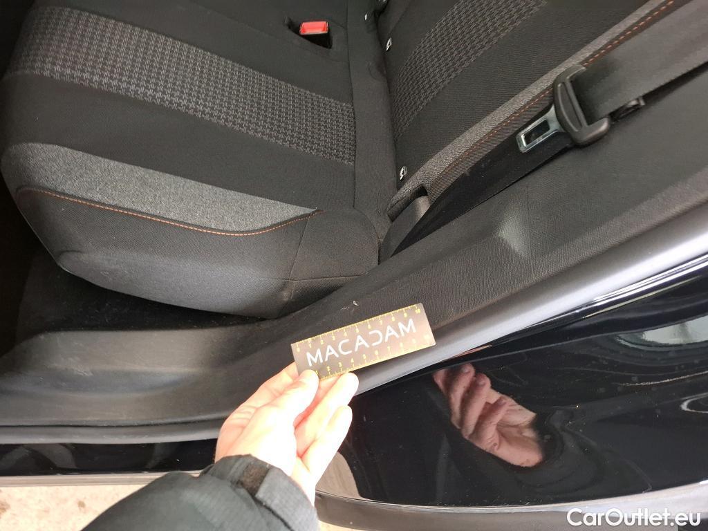  Peugeot  3008  II Active Pack 1.2 PureTech 130CV BVA8 E6d #1