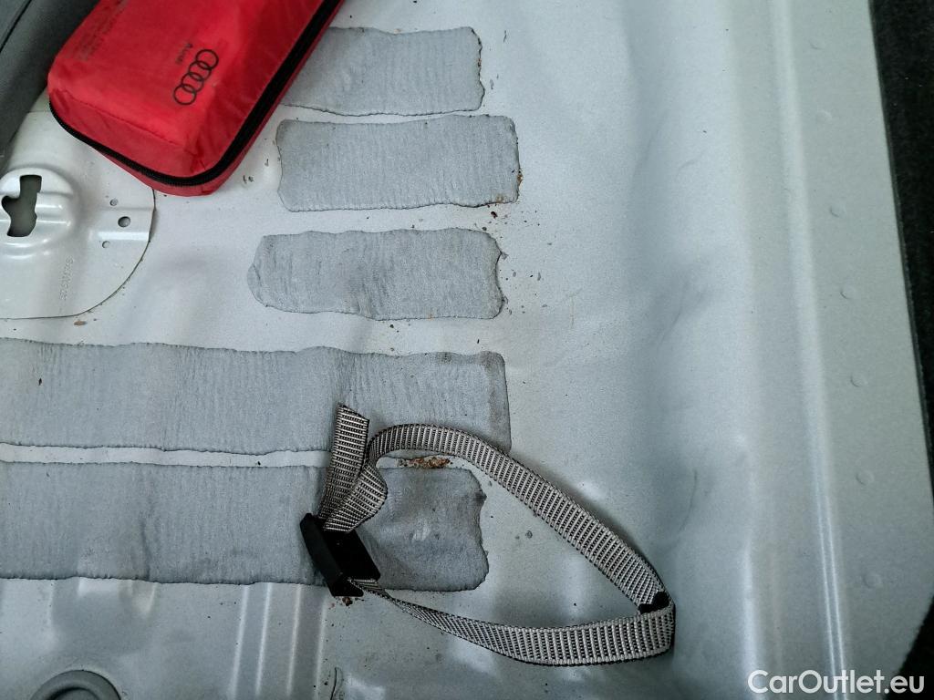  Audi  Q2 AUDI  / 2016 / 5P / todoterreno Design 30 TFSI 85kW (116CV) (AC) #2