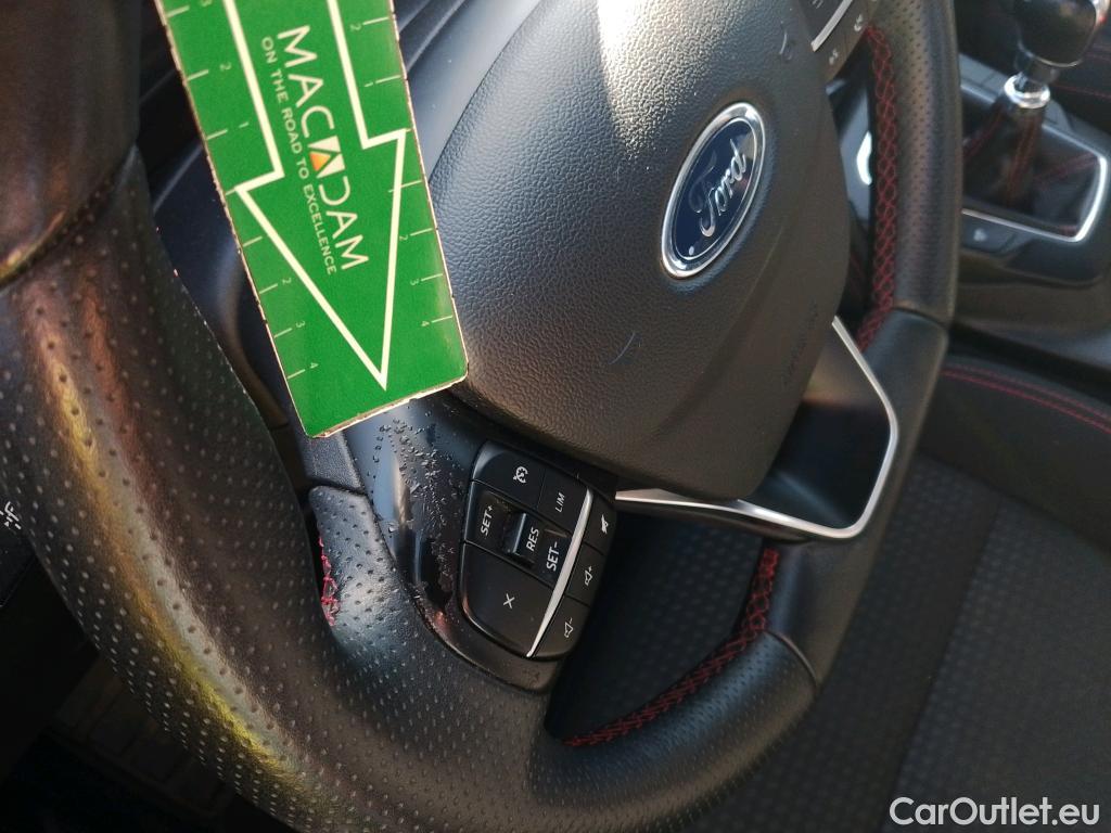  Ford  Kuga FORD  / 2019 / 5P / todoterreno ST-Line 2.0 EcoBlue MHEV 110kW (150CV) #19