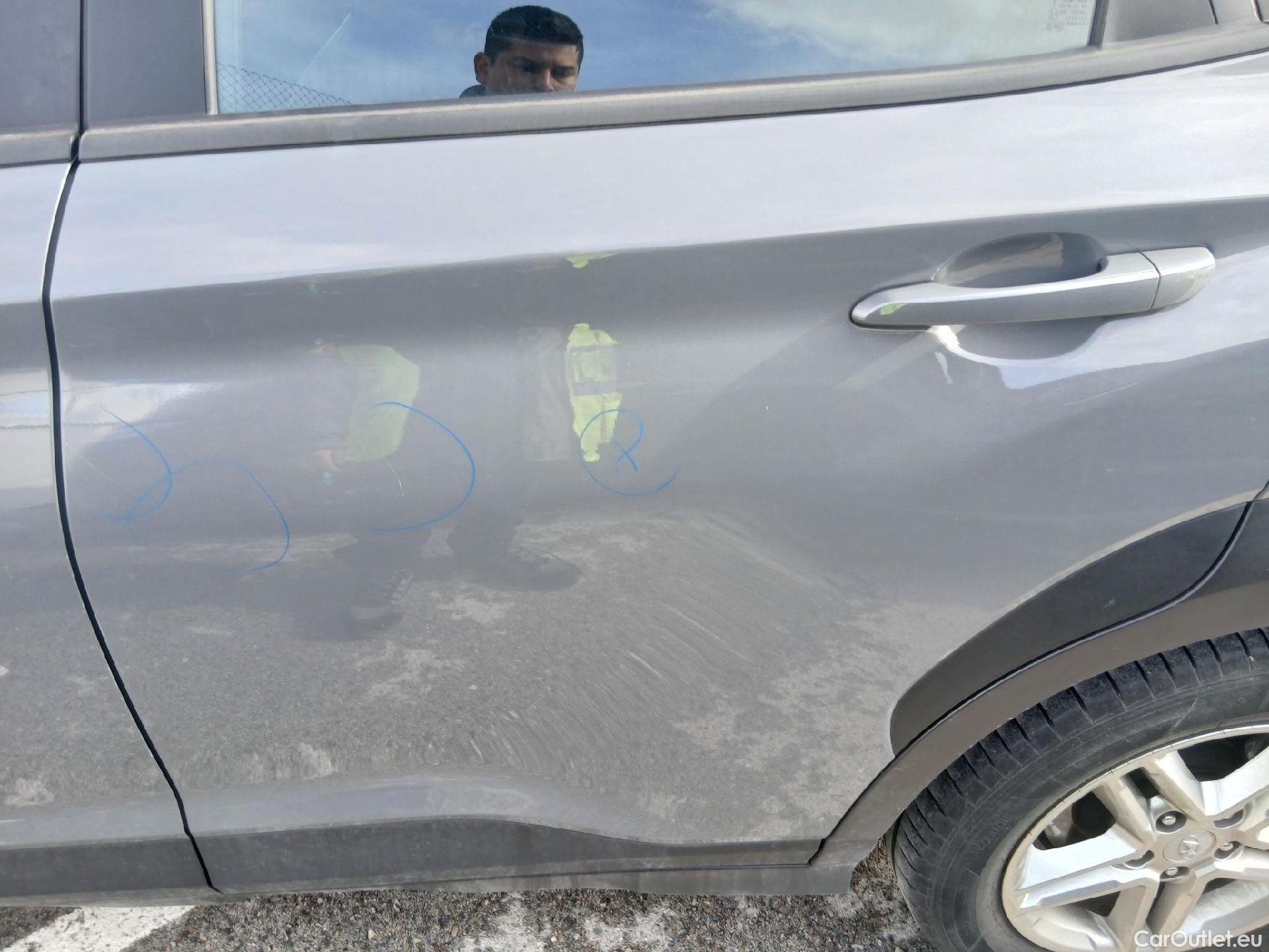  Hyundai  Konna HYUNDAI Kona / 2020 / 5P / todoterreno 1.0 TGDI Maxx 4X2 #17