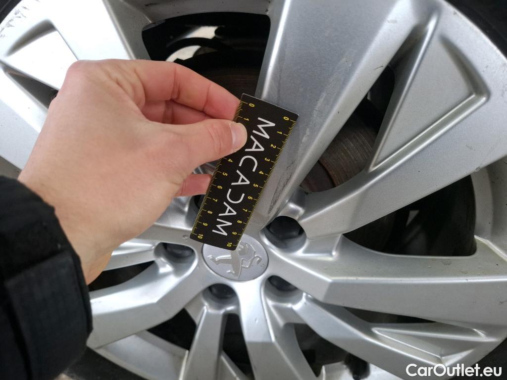  Peugeot  3008  II Active Pack 1.2 PureTech 130CV BVA8 E6d #32