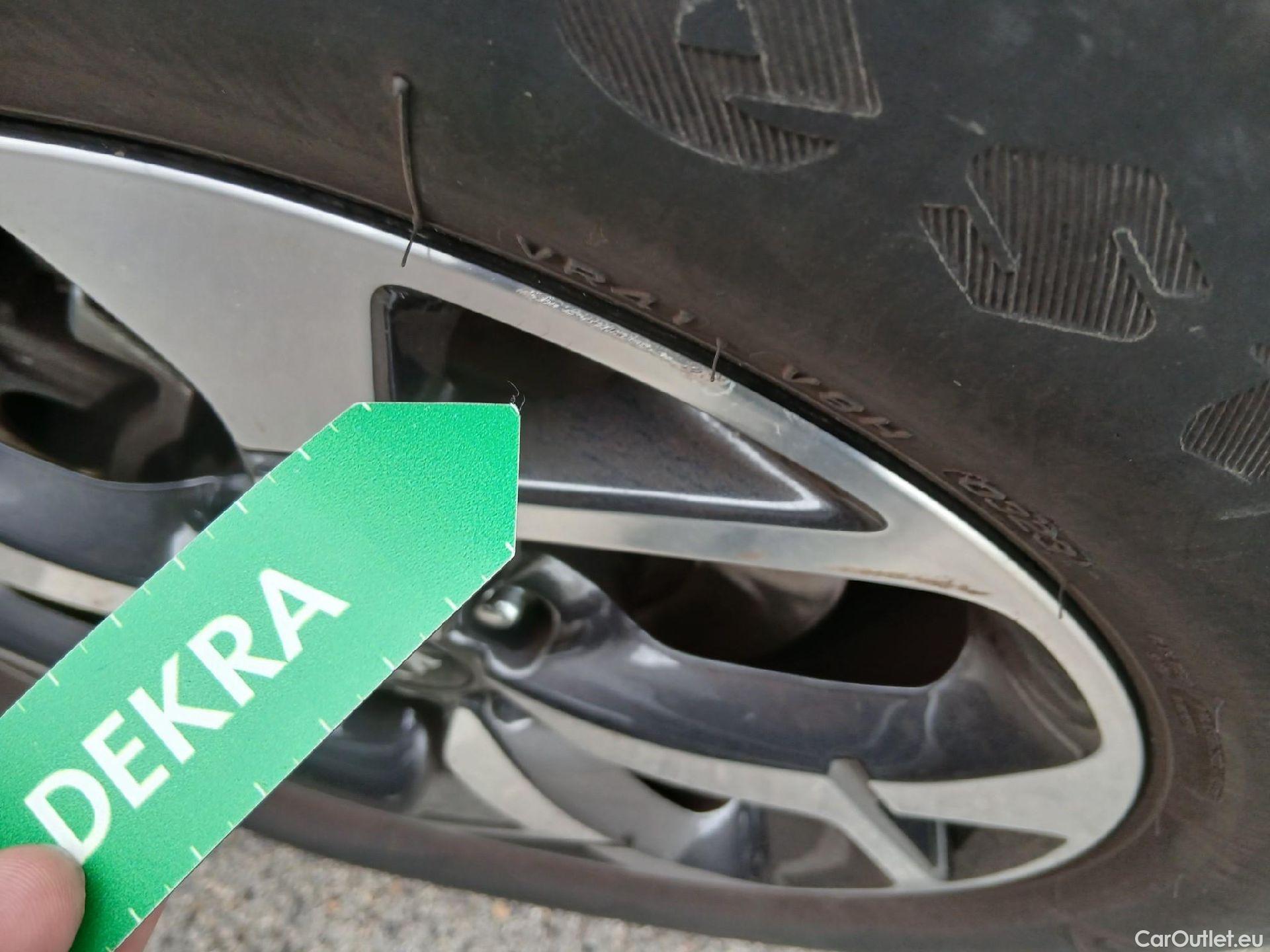  KIA  Sportage KIA  1.6MHEV Drive 100kW(136CV) 4x2(Crist Tintados)(CX) #2