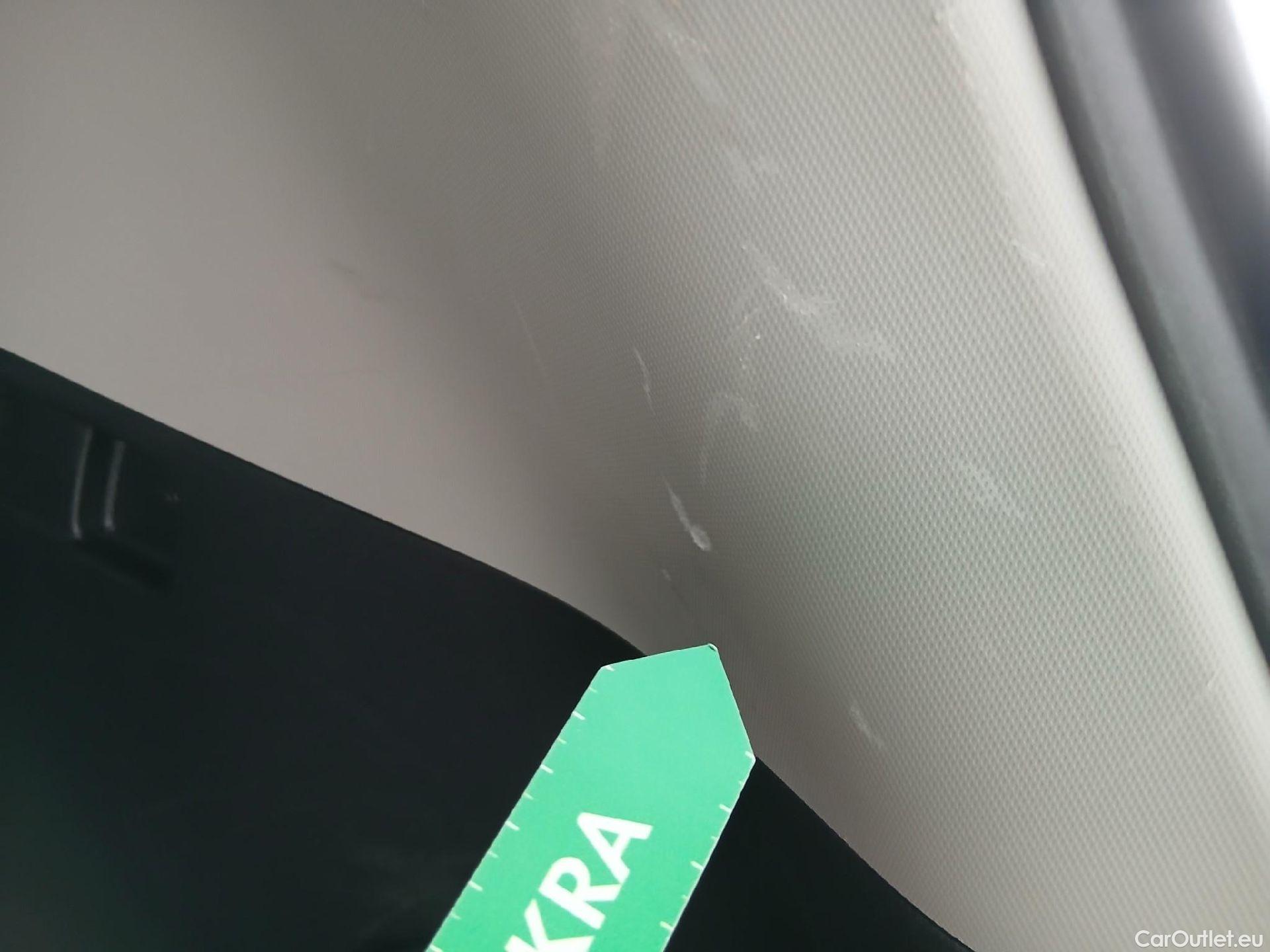  KIA  Sportage KIA  1.6MHEV Drive 100kW(136CV) 4x2(Crist Tintados)(CX) #9