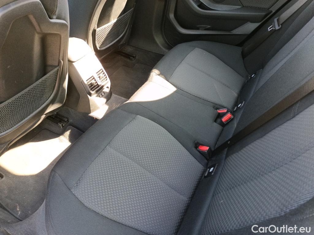  Bmw  Serie 1 BMW  / 2019 / 5P / berlina con portón 118i Auto. #11