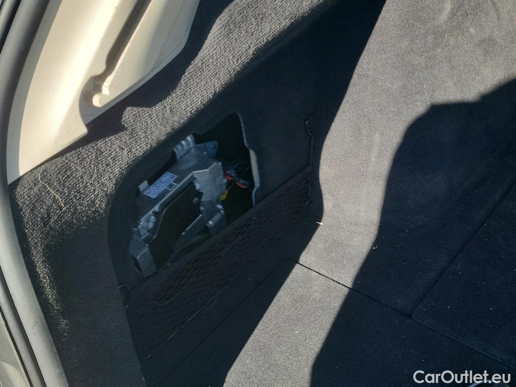  Bmw  Serie 3 BMW  / 2019 / 5P / familiar 318d Auto.Touring #3