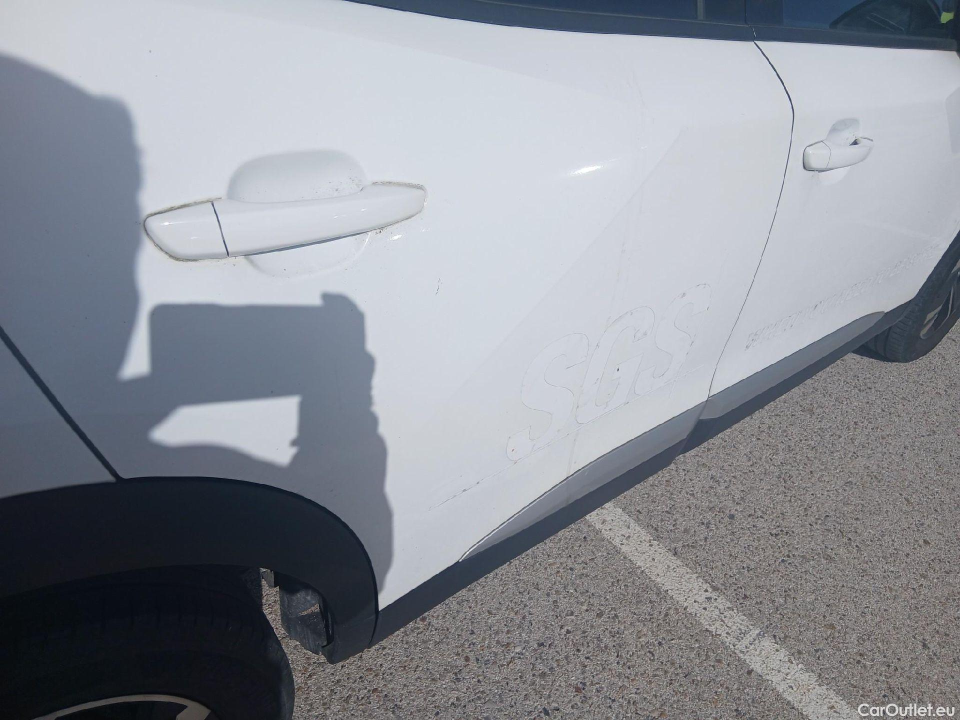  Peugeot  2008 PEUGEOT  / 2019 / 5P / todoterreno Allure BlueHDI 81kW (110CV) #25