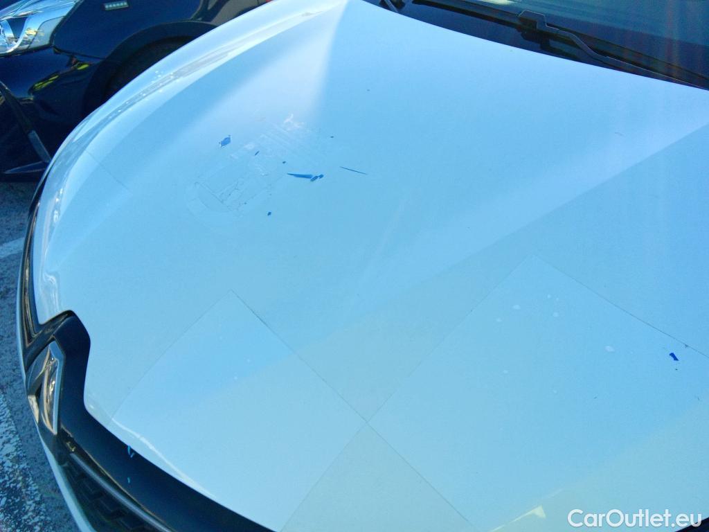  Renault  Clio RENAULT  / 2019 / 5P / berlina con portón Intens TCe 74 kW (100CV) GLP #1