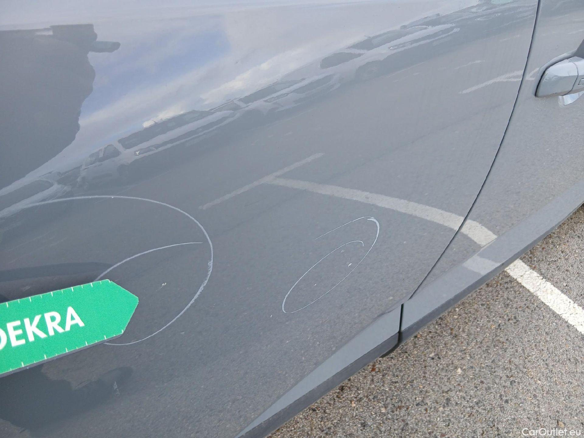  Nissan  Qashqai NISSAN  / 2021 / 5P / todoterreno DIG-T 103kW N-Connecta (Skyline Pack) #32