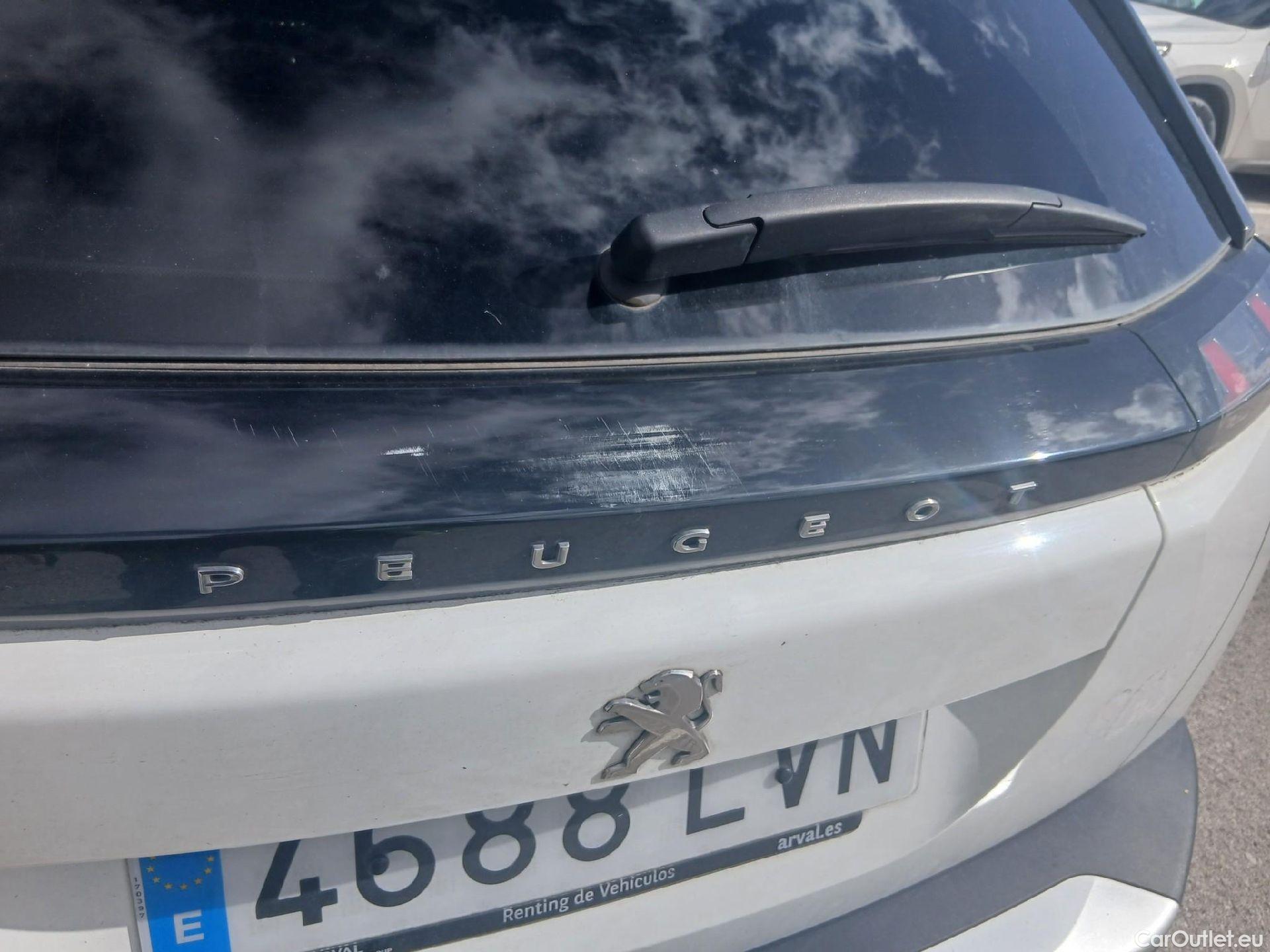  Peugeot  2008 PEUGEOT  / 2019 / 5P / todoterreno Allure BlueHDI 81kW (110CV) #32