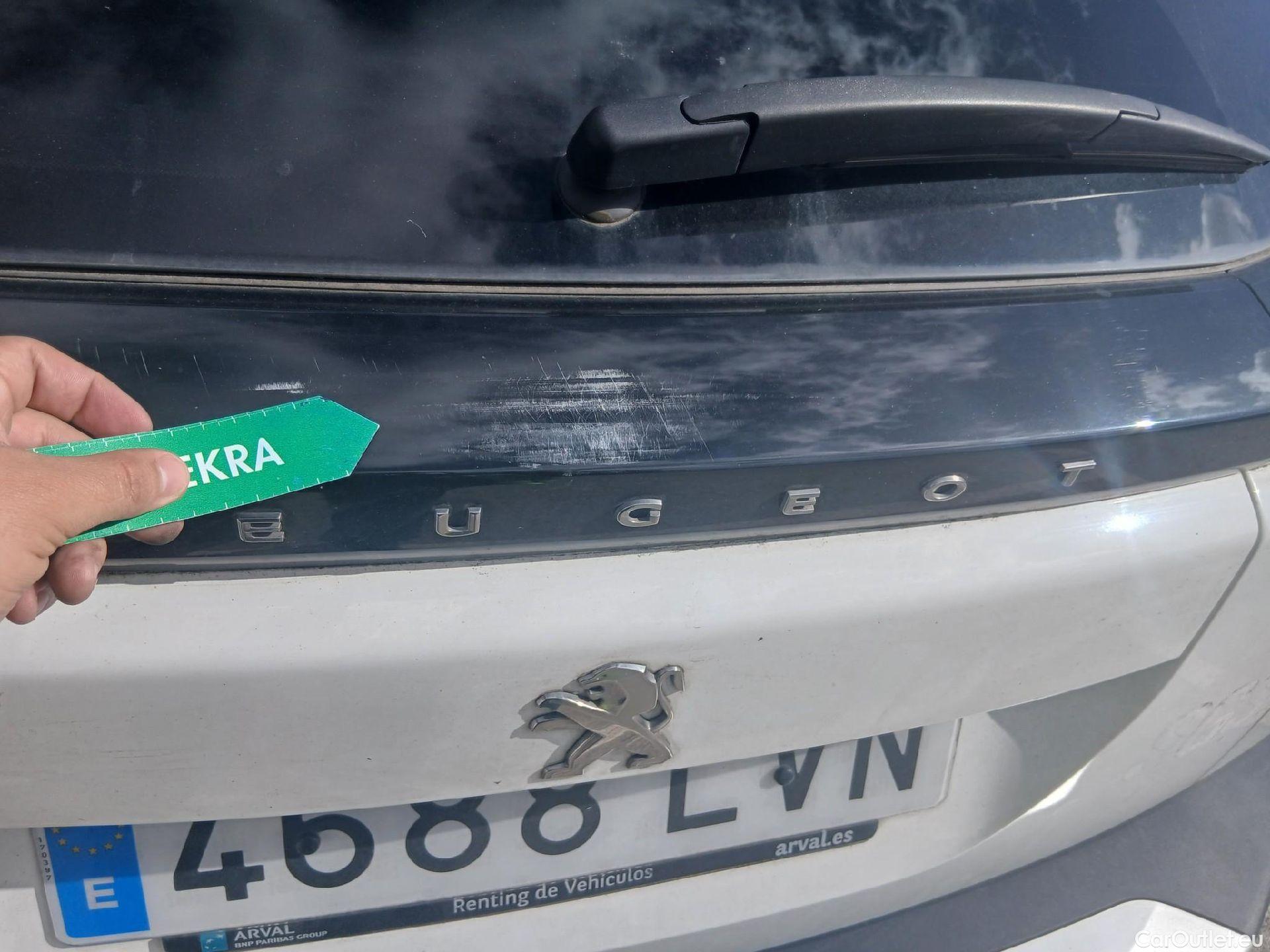  Peugeot  2008 PEUGEOT  / 2019 / 5P / todoterreno Allure BlueHDI 81kW (110CV) #33