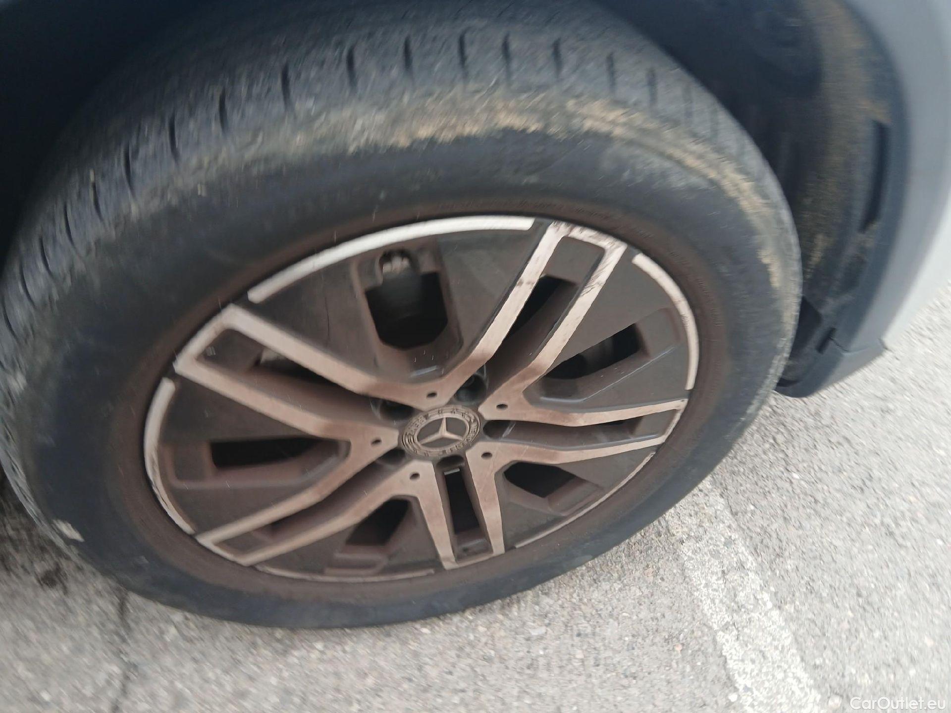  Mercedes  GLA MERCEDES-BENZ  / 2020 / 5P / todoterreno  250 e #16