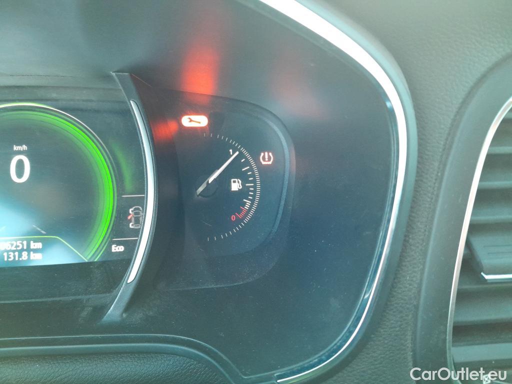  Renault  Megane RENAULT Mégane / 2015 / 5P / familiar Sp. Tourer Zen En. dCi 81kW (110CV) #20