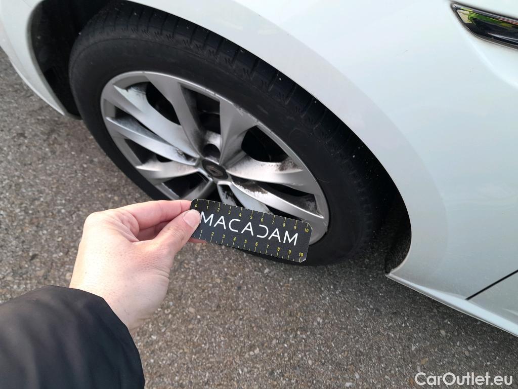  Renault  Megane RENAULT Mégane / 2015 / 5P / familiar Sp. Tourer Zen En. dCi 81kW (110CV) #6