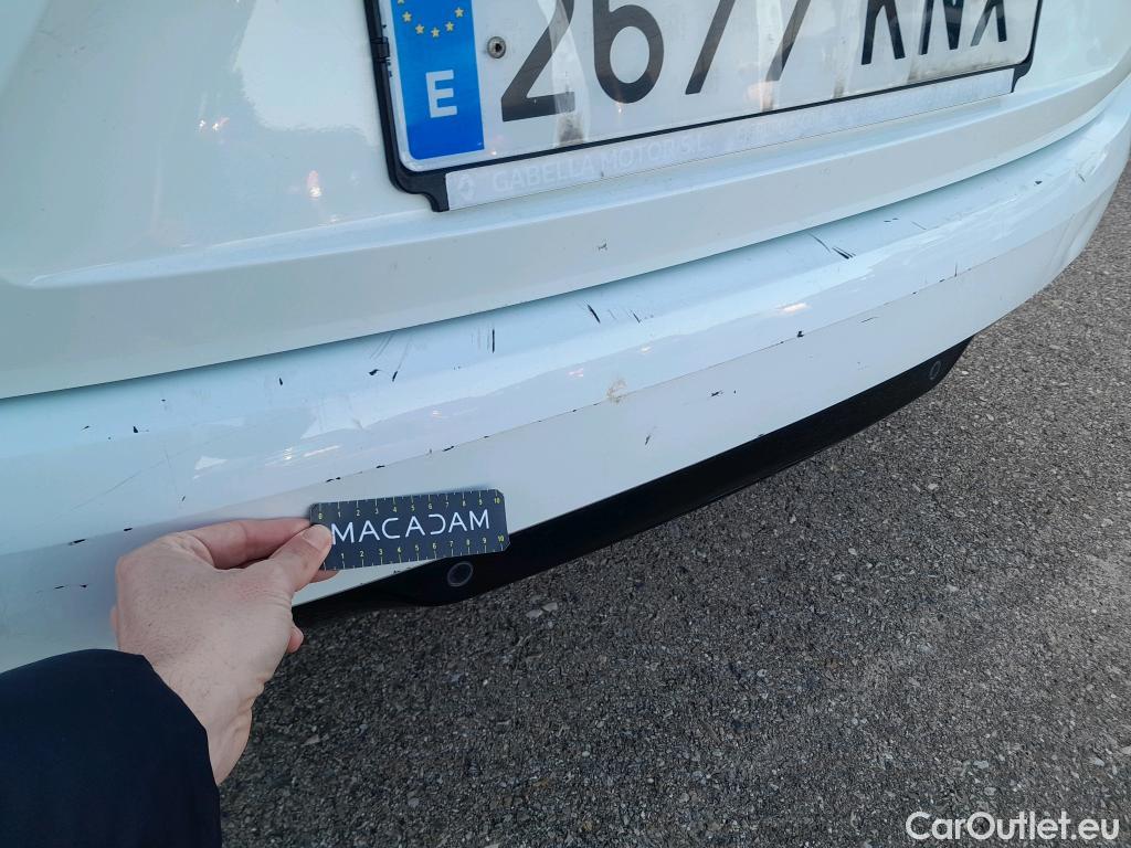  Renault  Megane RENAULT Mégane / 2015 / 5P / familiar Sp. Tourer Zen En. dCi 81kW (110CV) #4