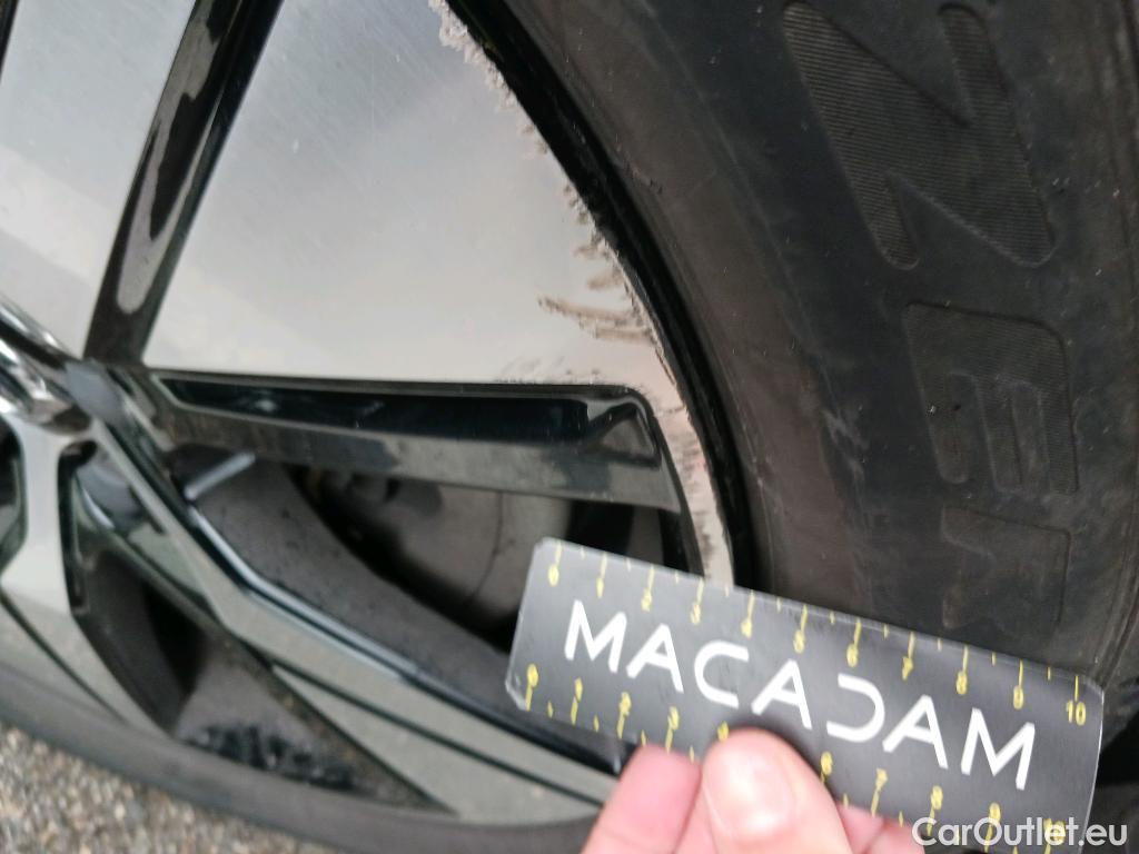  Volvo  XC 40 VOLVO XC40 / 2017 / 5P / todoterreno 1.5 T5 Twin Recharge R-Design Auto #2