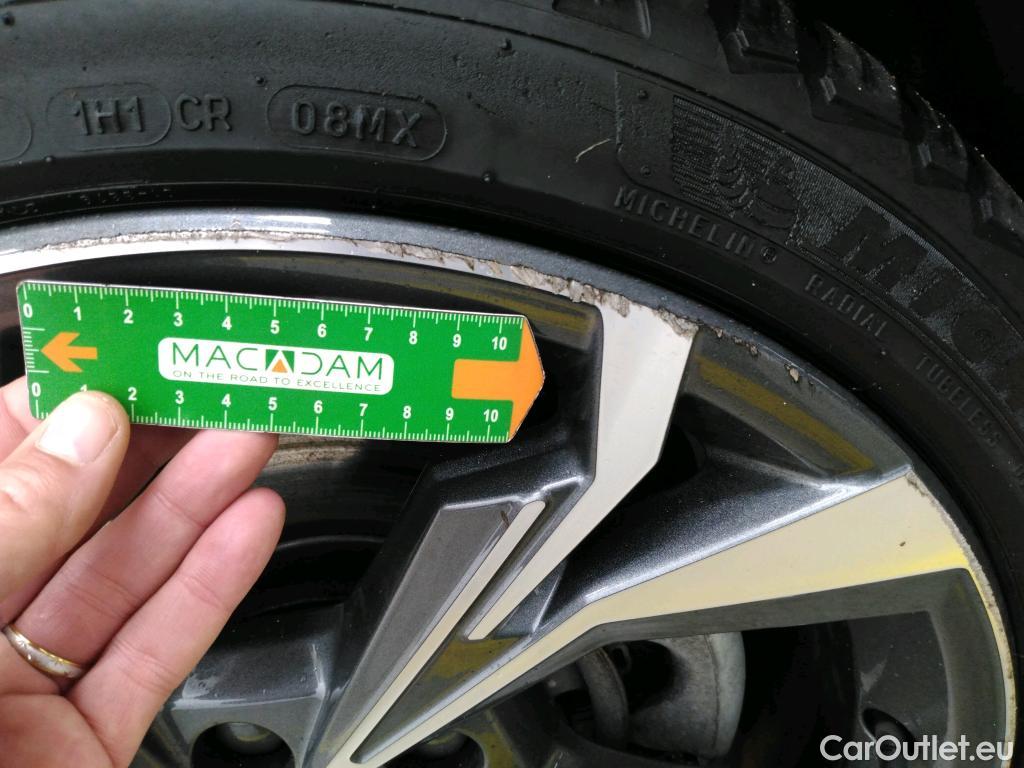  Audi  A3 AUDI  Sportback / 2020 / 5P / Berline 40 TFSI e 204 S Tronic S Line #17