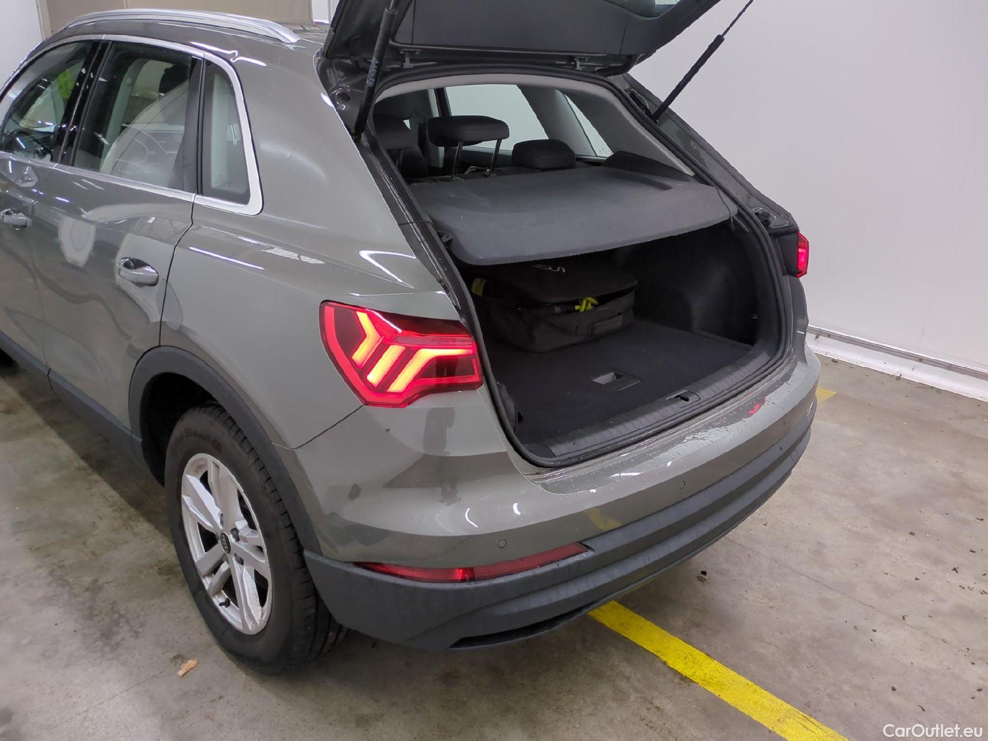  Audi  Q3 AUDI  / 2018 / 5P / SUV 45 TFSI E 245 S TRONIC BUSINESS LINE #3