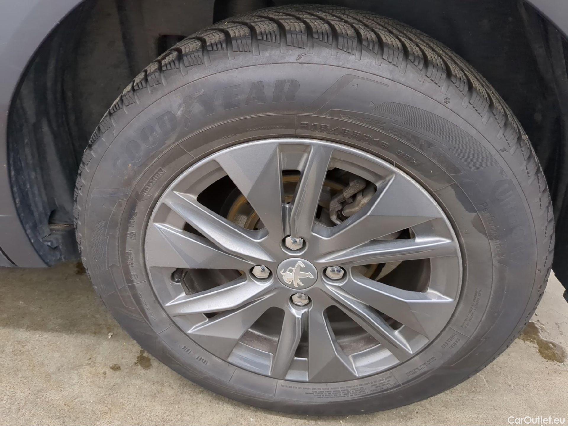  Peugeot  2008  Active Pack 1.2 PureTech 130CV BVA8 E6d #6