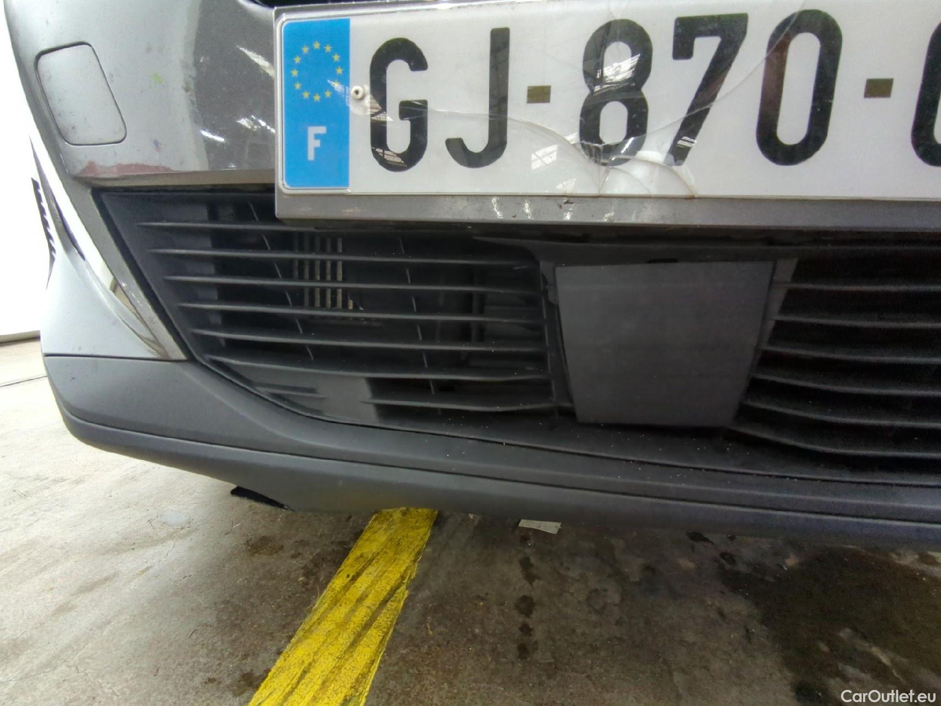  Peugeot  2008  Active Pack 1.2 PureTech 130CV BVA8 E6d #10