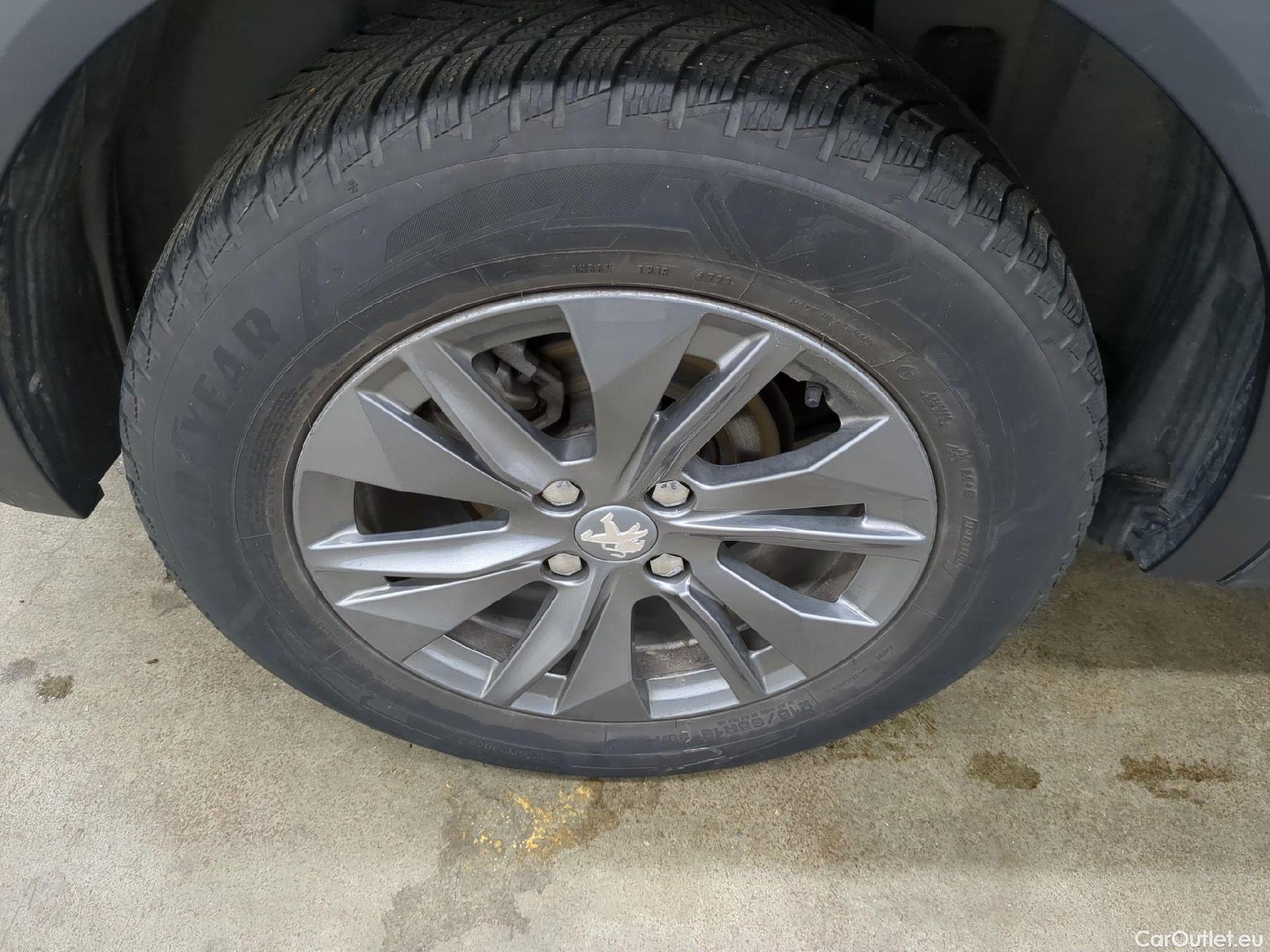  Peugeot  2008  Active Pack 1.2 PureTech 130CV BVA8 E6d #7