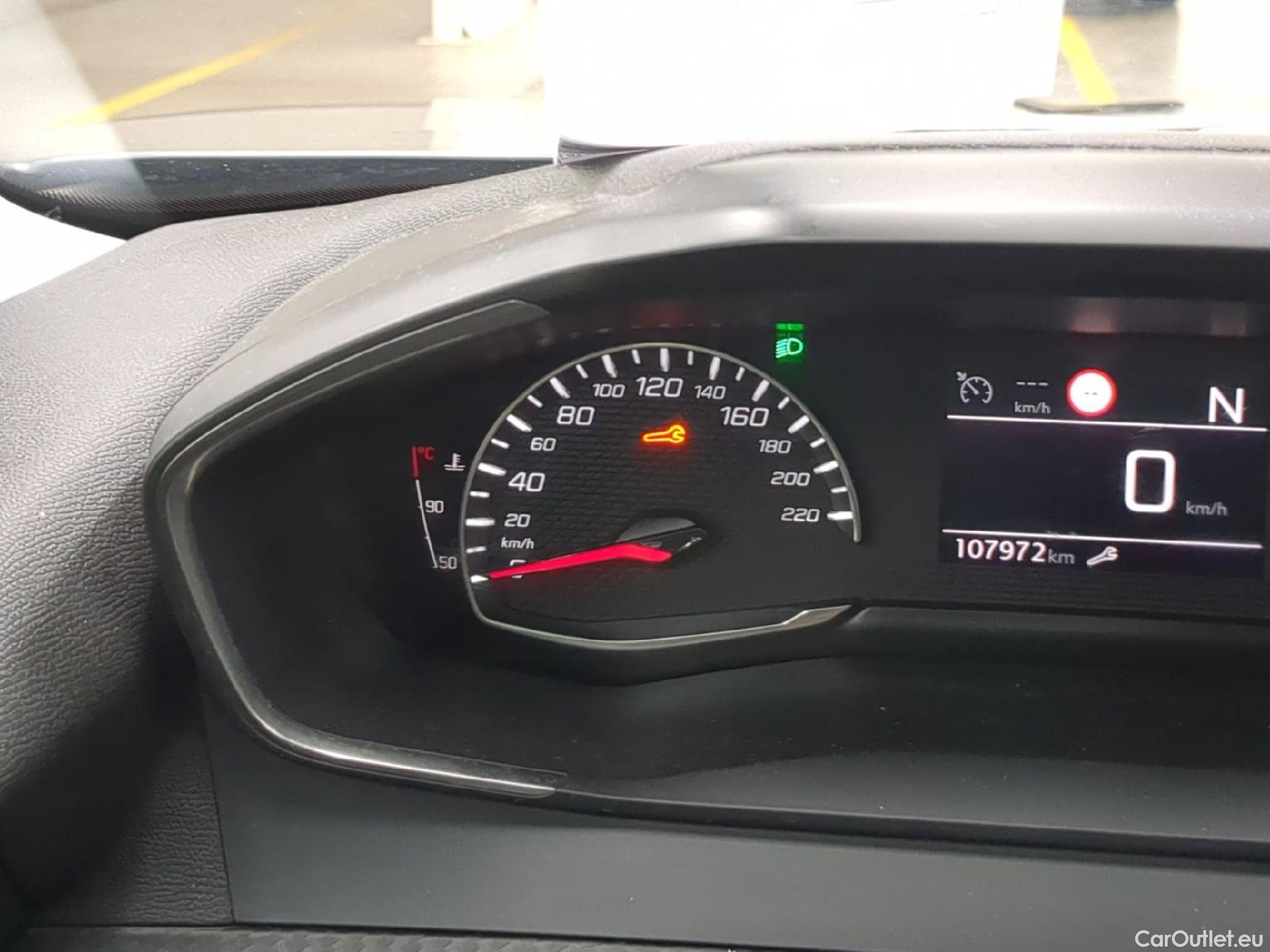  Peugeot  2008  Active Pack 1.2 PureTech 130CV BVA8 E6d #1