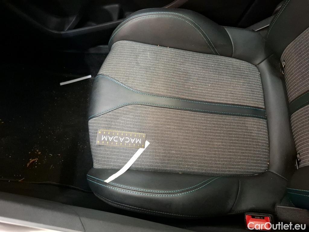  Peugeot  3008  Allure Pack 1.5 HDi 130CV BVA8 E6d #55