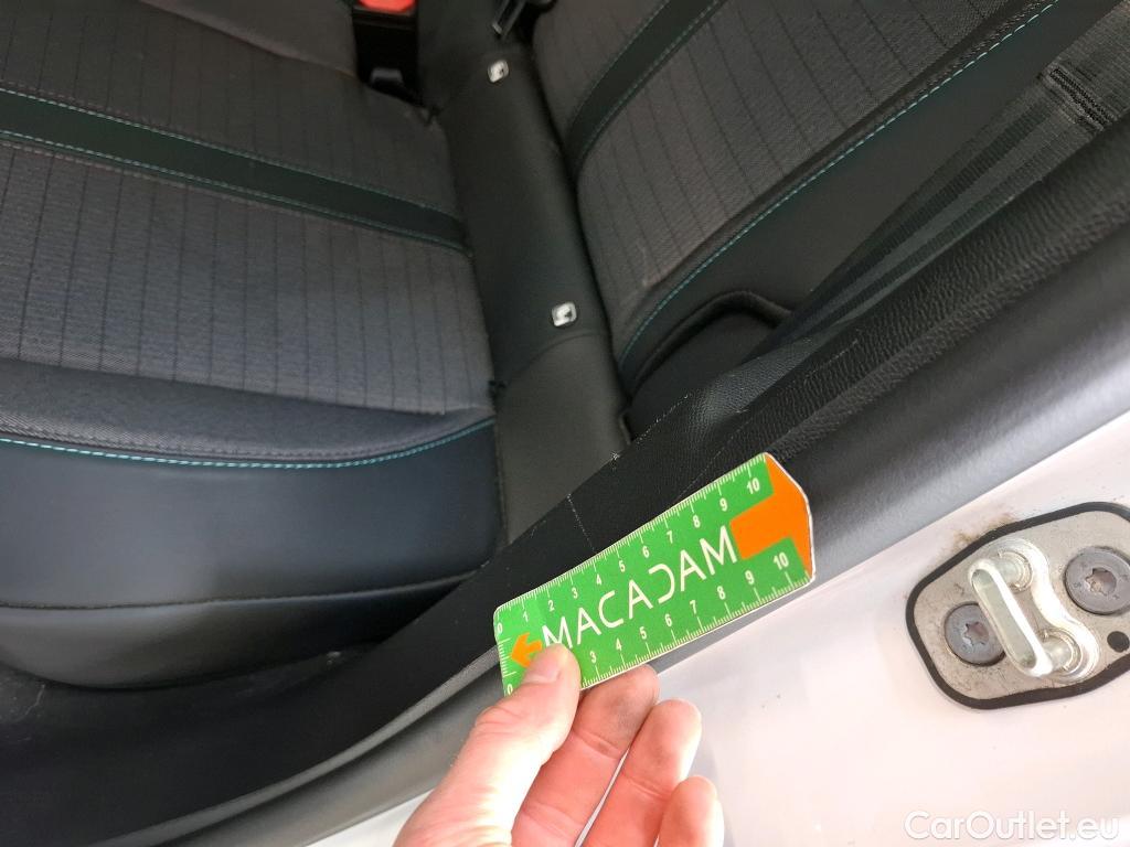  Peugeot  208  Allure Business 1.2 PureTech 100CV BVM6 E6d #15