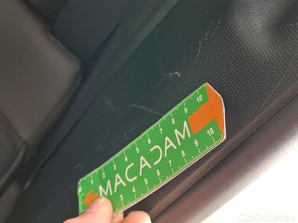  Peugeot  208  Allure Business 1.2 PureTech 100CV BVM6 E6d #17