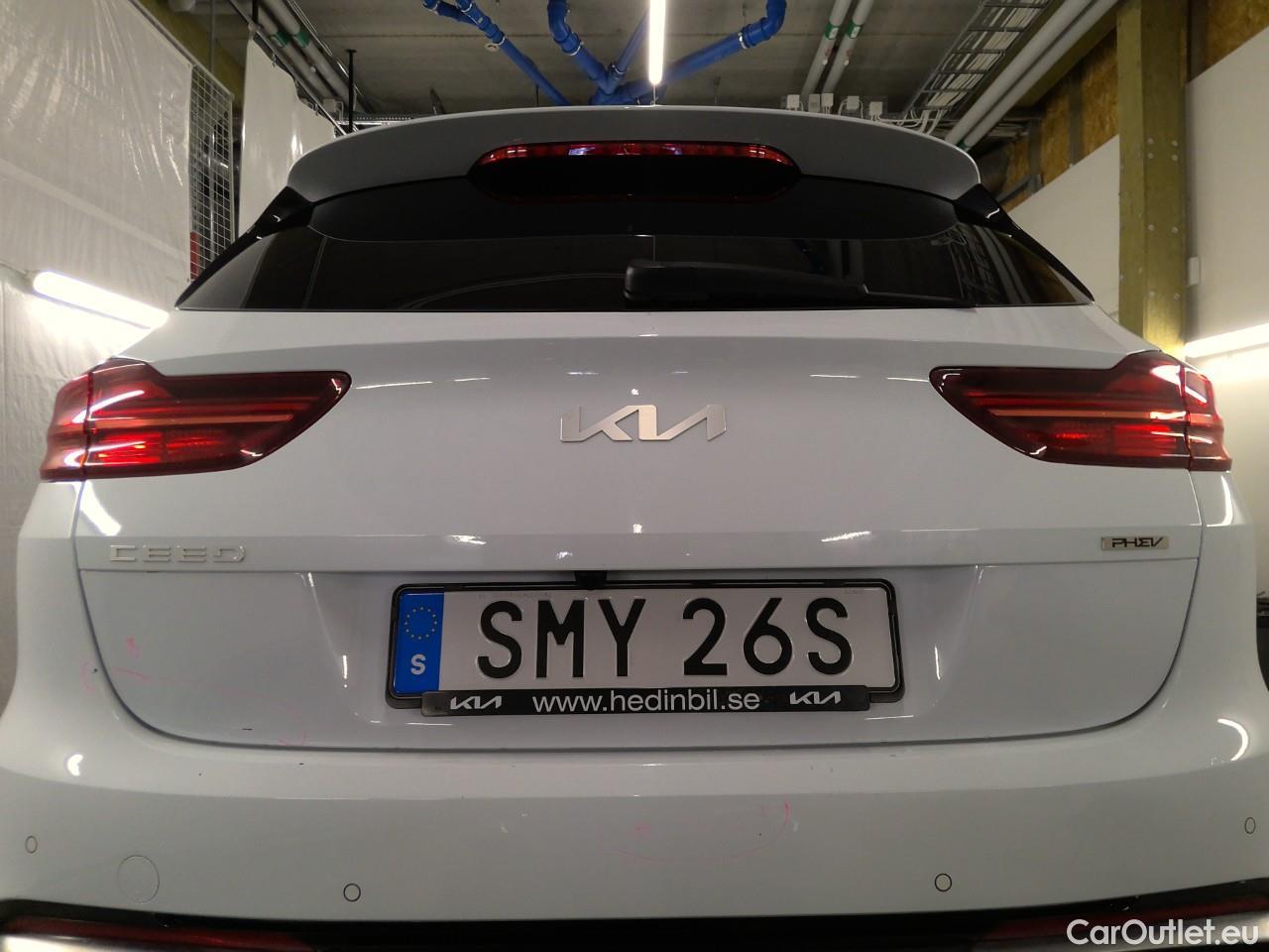  KIA  Cee'd ceed SW 1.6PHEV Advance 5d #11