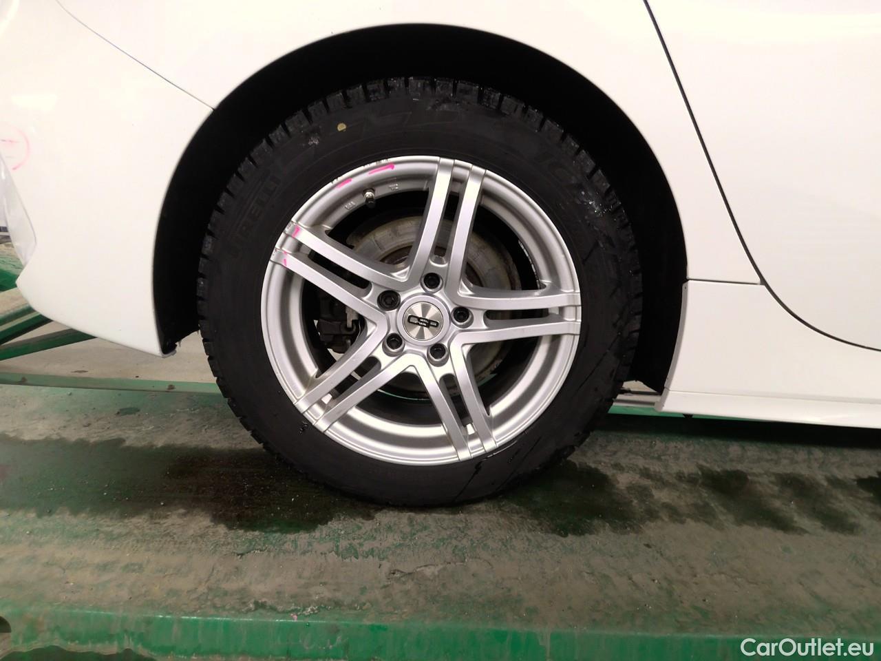  Bmw  Serie 1 118i Aut #3