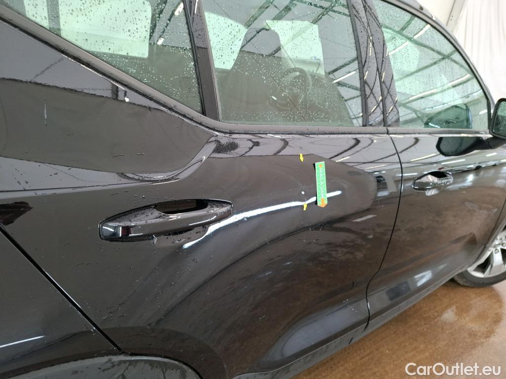  Volvo  XC 40 XC40 Momentum 2WD 1.5 130CV BVA8 E6d #1