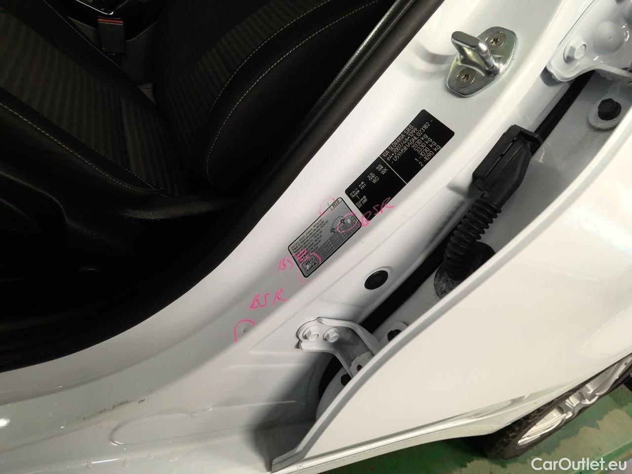  KIA  Cee'd ceed SW 1.6PHEV Advance 5d #19