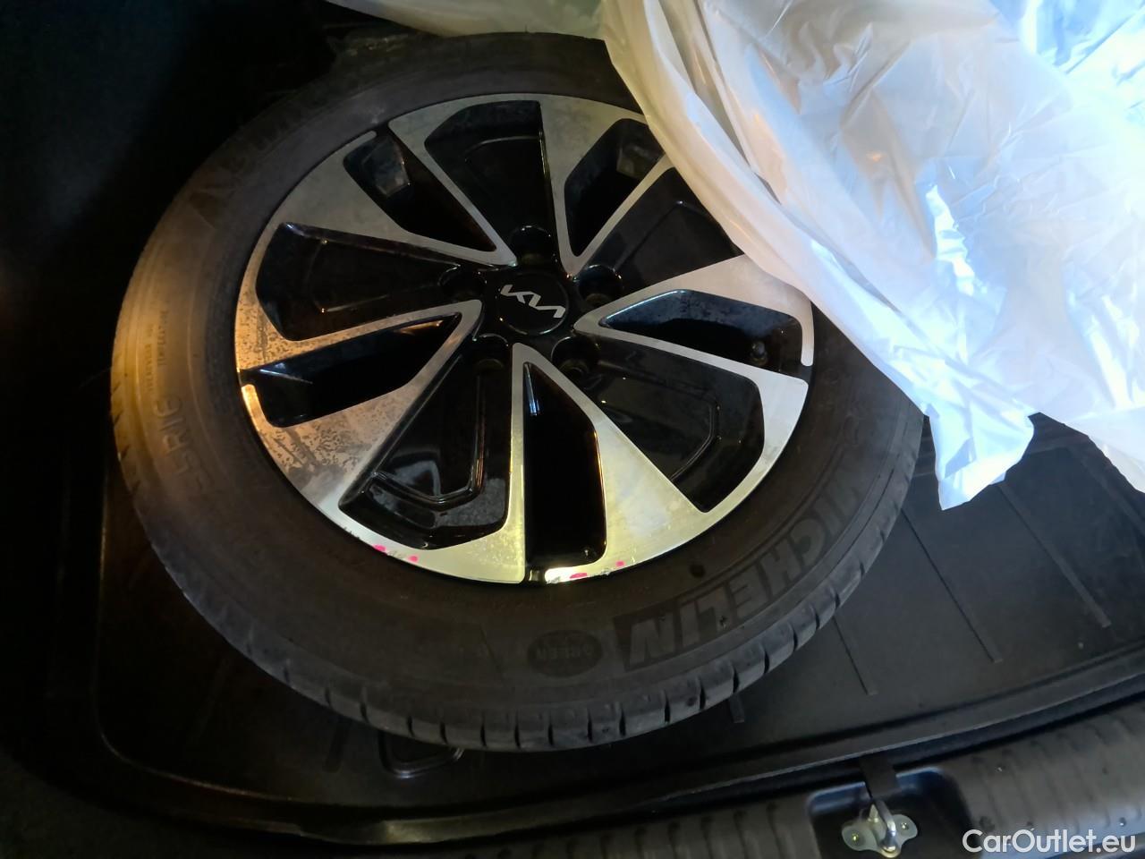  KIA  Cee'd ceed SW 1.6PHEV Advance 5d #2