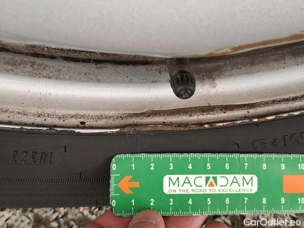  Renault  Trafic  III Fourgon L2H1 3T Grand Confort 2.0 dCi 130CV BVM6 E6d #41