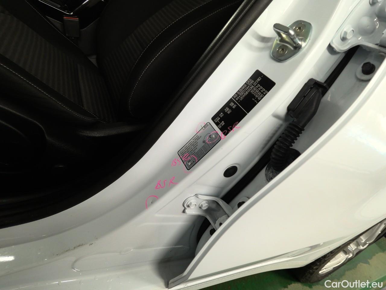  KIA  Cee'd ceed SW 1.6PHEV Advance 5d #23