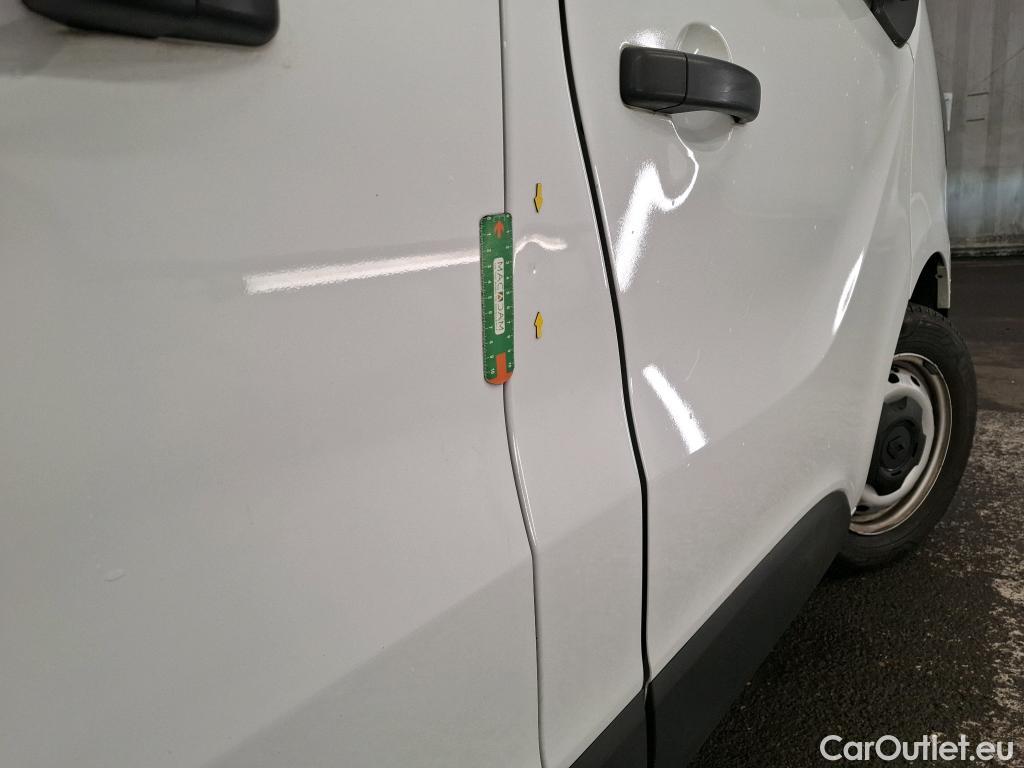  Renault  Trafic  III Fourgon L2H1 3T Grand Confort 2.0 dCi 130CV BVM6 E6d #35