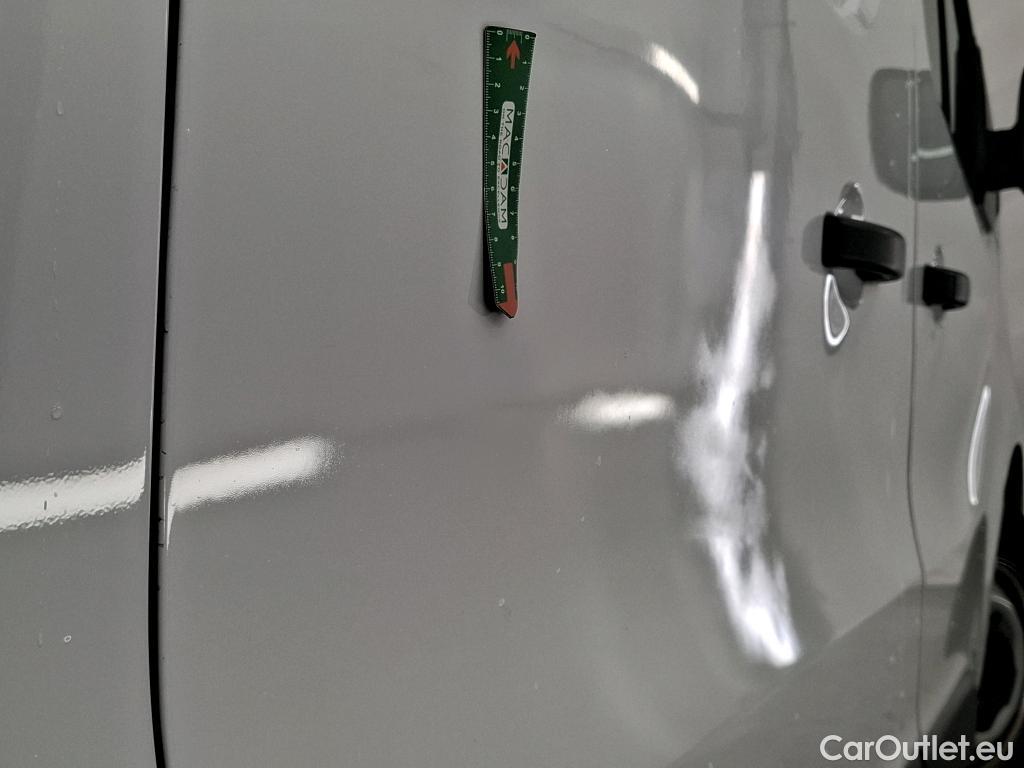  Renault  Trafic  III Fourgon L2H1 3T Confort 2.0 dCi 130CV BVM6 E6d #11