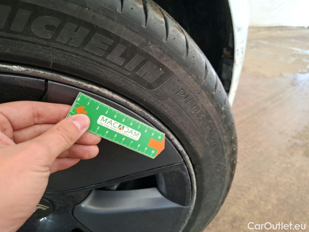  Tesla  Model 3 TESLA  / 2018 / 4P / Berline Grande Autonomie #27