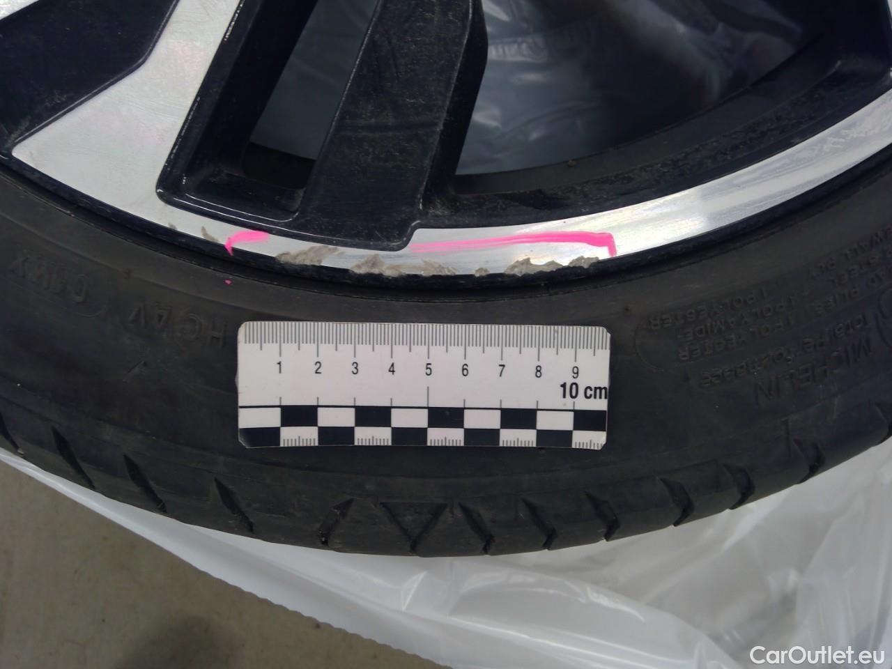  Volvo  V60  T6 350 Cor.Ed.Rec. AWD Aut #2