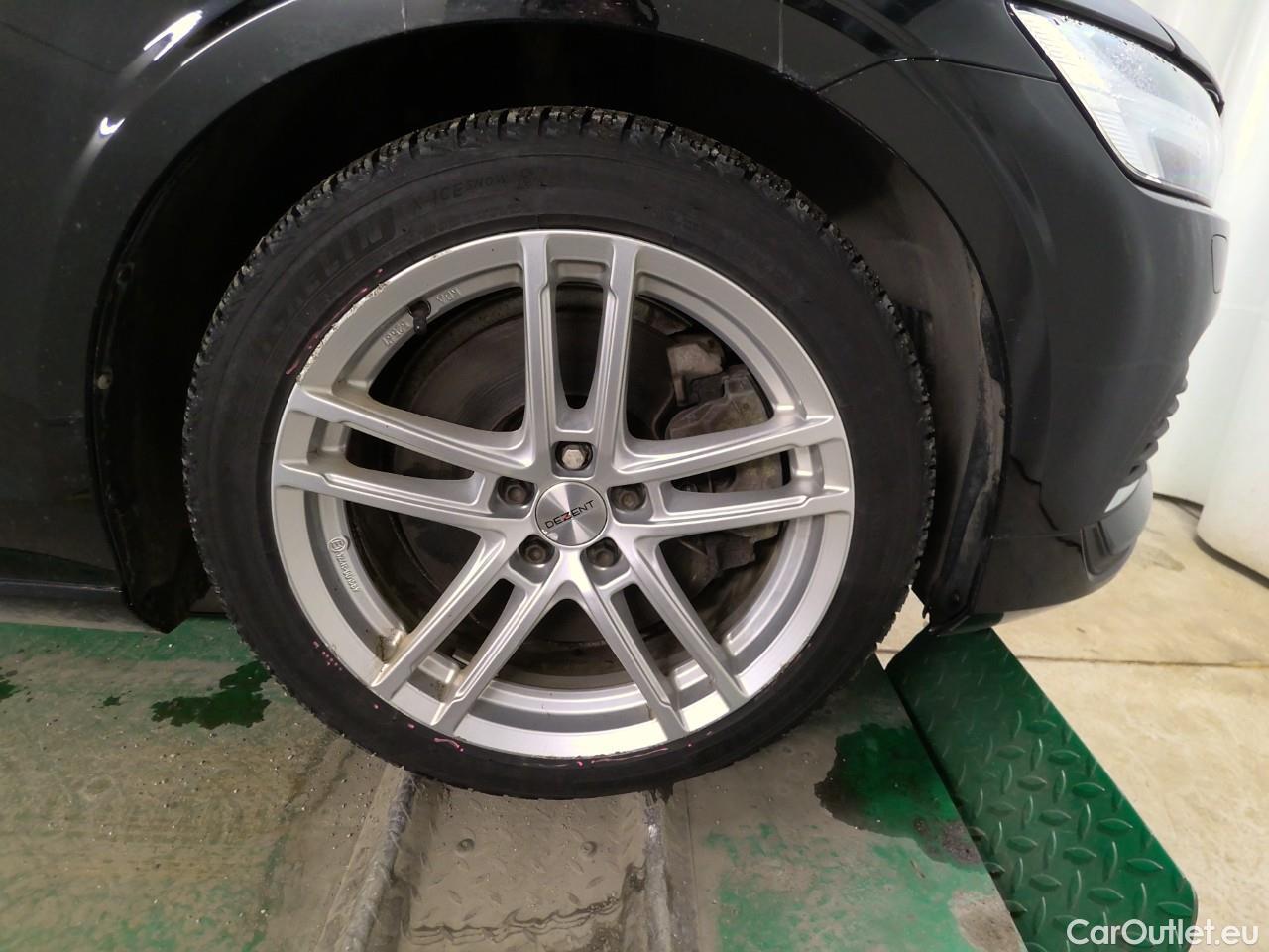  Volvo  V60  T6 350 Cor.Ed.Rec. AWD Aut #3