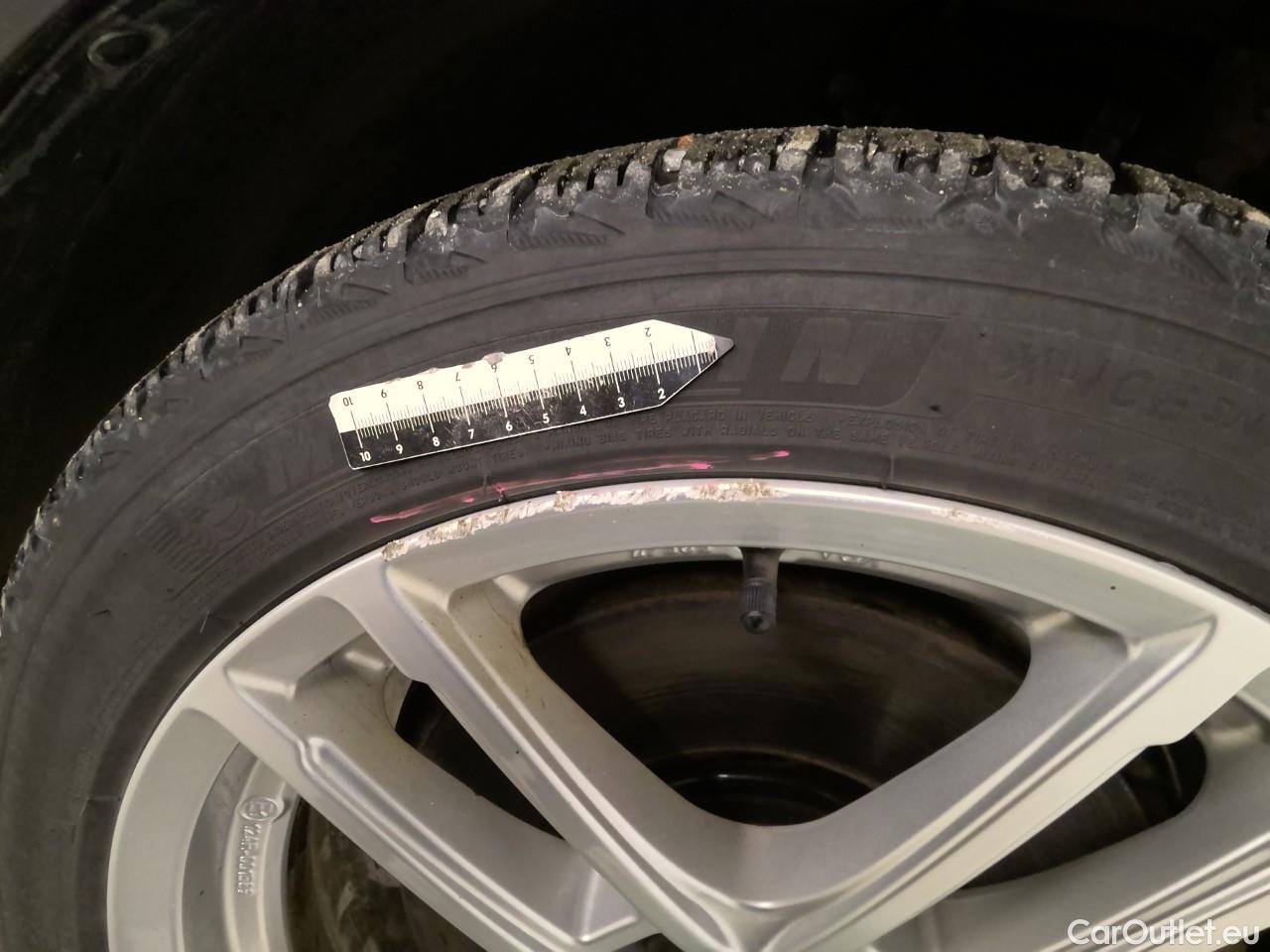  Volvo  V60  T6 350 Cor.Ed.Rec. AWD Aut #4